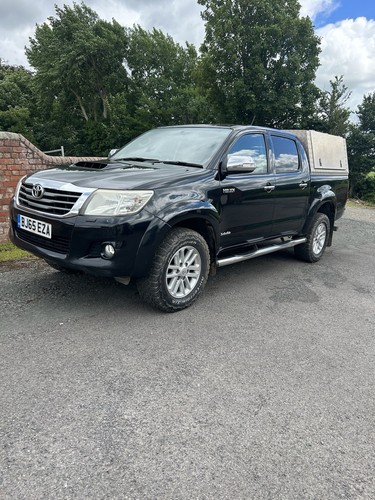 Toyota hilux invincible - toyota,